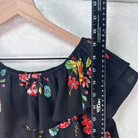 Xhilaration Black Floral Print Ruffle Neck Short Sleeve Off Shoulder Top Size Sm - Picture 10 of 11